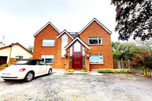 Donabate House | Donabate 5BD Home 10 min to Airport
