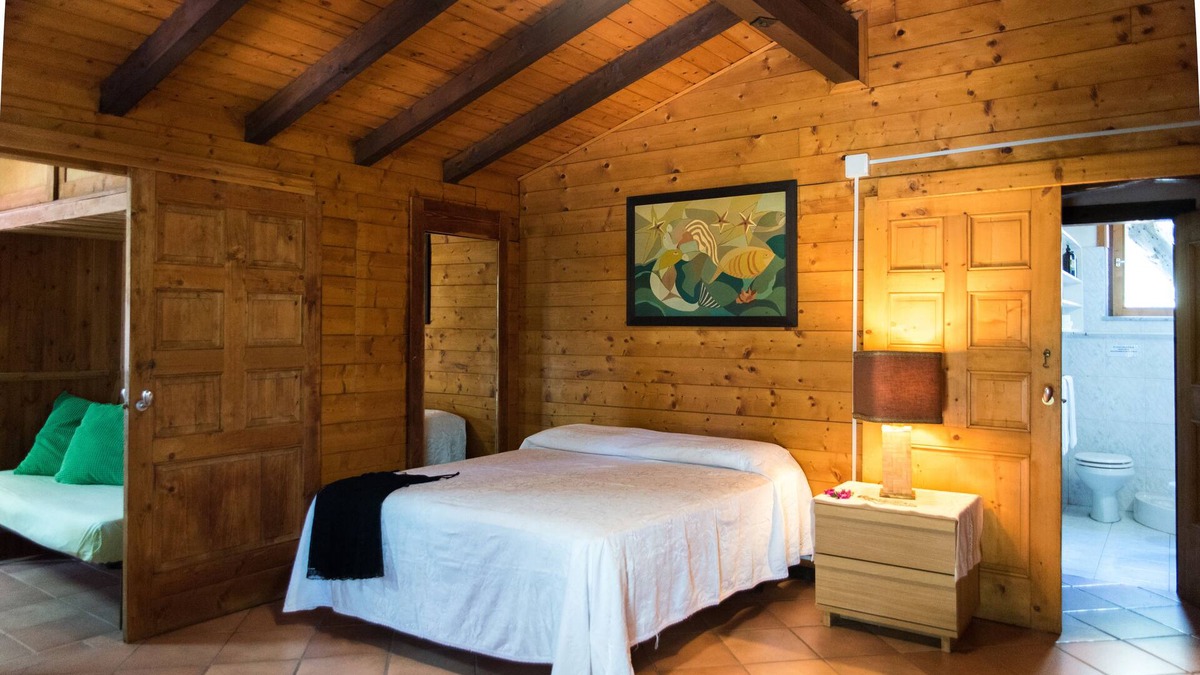 Villammare House | Donata, cosy holiday home 3 min walk to beach
