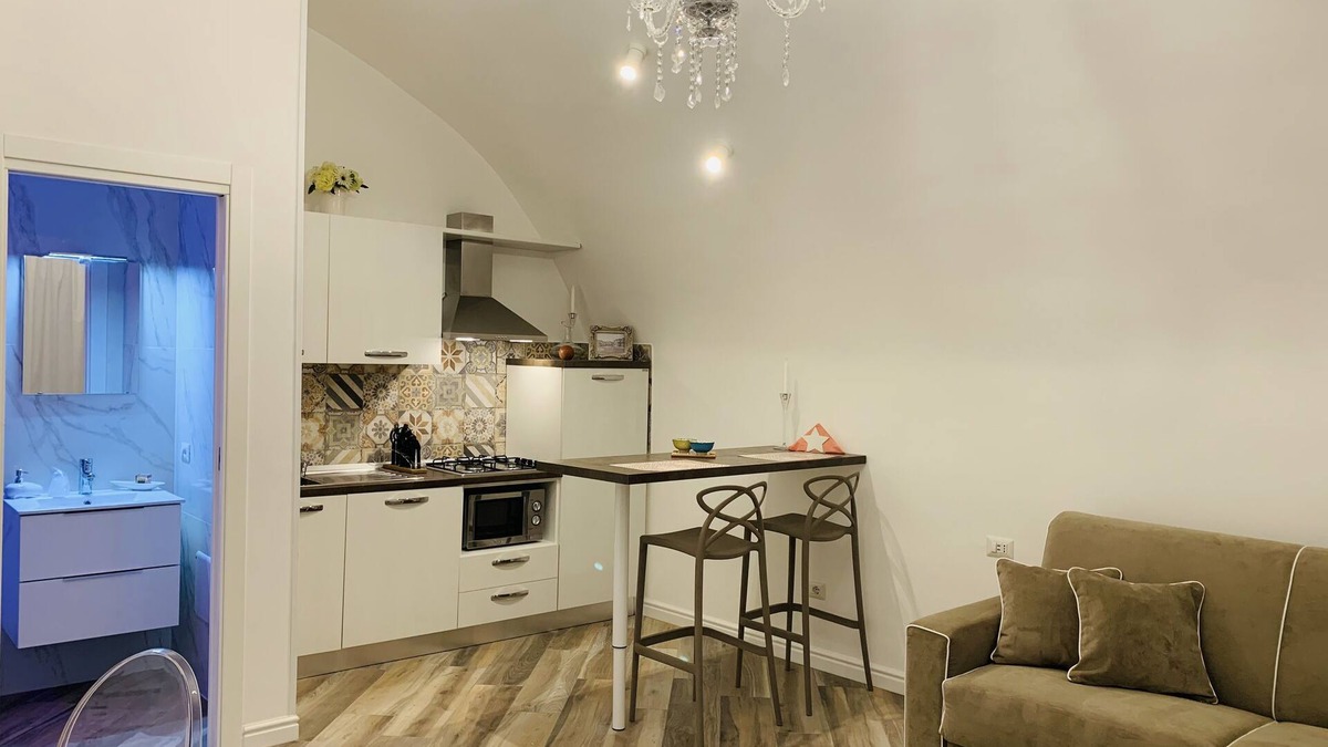 Quartieri Spagnoli House | Donn'Anna Naples Luxury Home