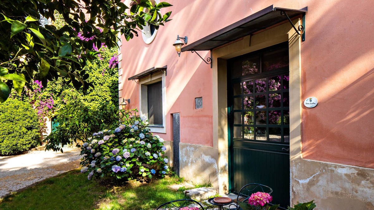 Nola Bed & Breakfast | Donna Carolina, independent suite 2-4 people, near Naples Caserta Pompeii