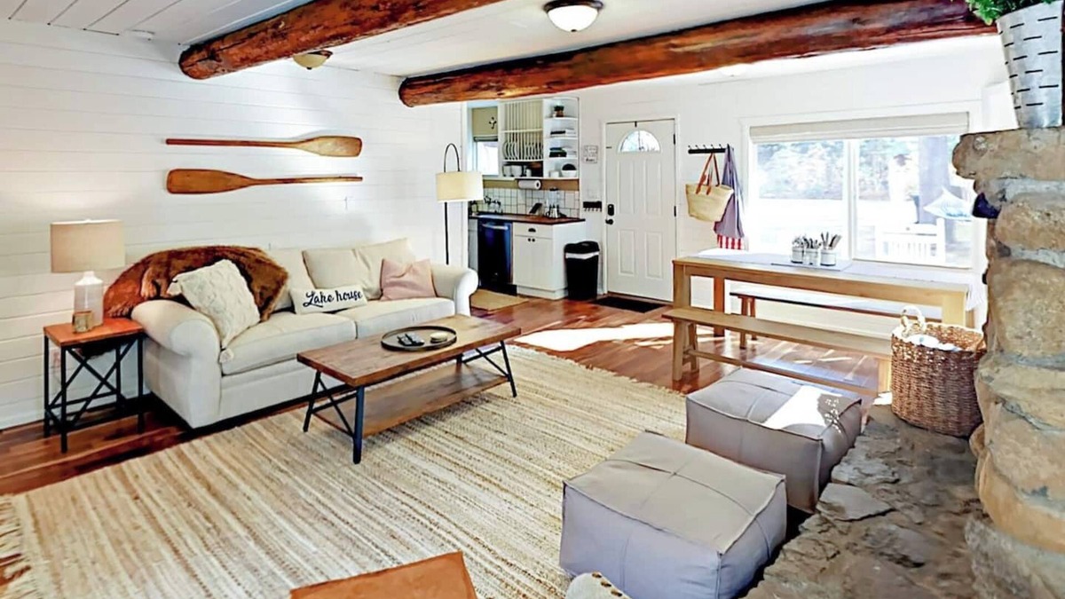 Donner Lake Woods Cottage | Donner Lake Cottage | Pet Friendly Cottage w/Yard