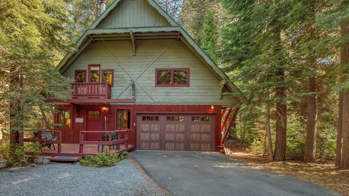 Donner Lake Woods House | Donner Lake west end home. 3 bed, 2 bath. PET FRIENDLY DLR#122