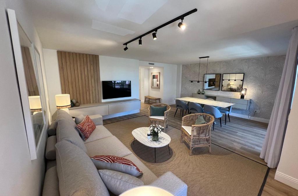 Explanada de la Estacion Apartment | Donoso Cortes & Free parking by ELE Apartments