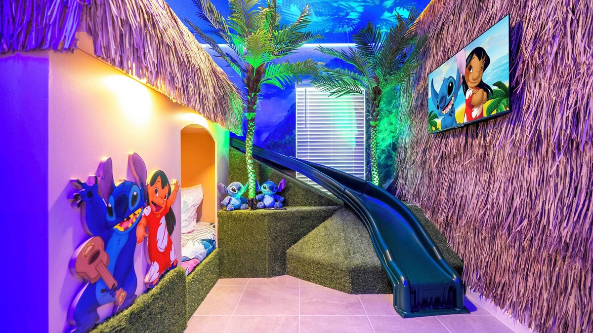 Florida Central Atlantic Coast House | Don’t Miss This Lilo & Stitch Pool Home – 10269