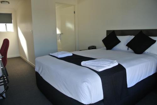 Springsure Hotel | Dooley's Tavern & Motel Springsure
