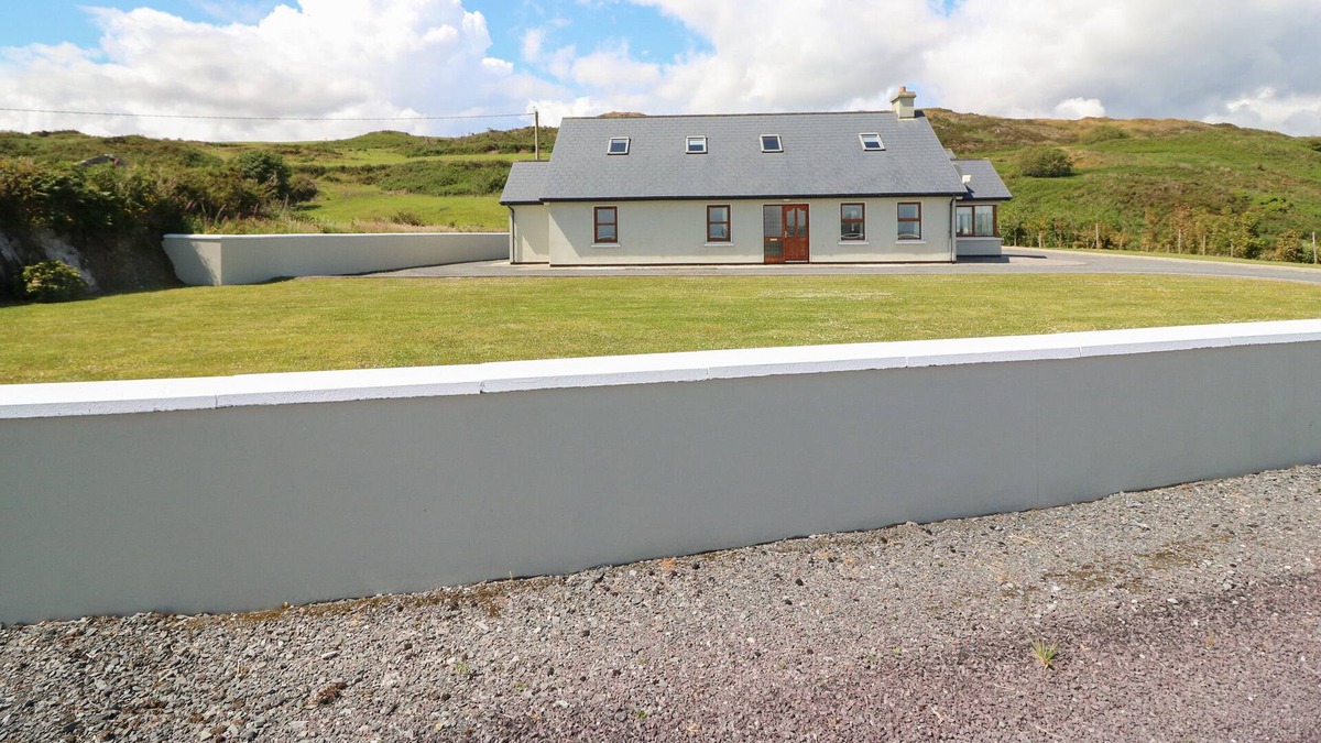 Castletownsend Cottage | DOONEEN, family friendly in Castletownshend, County Cork