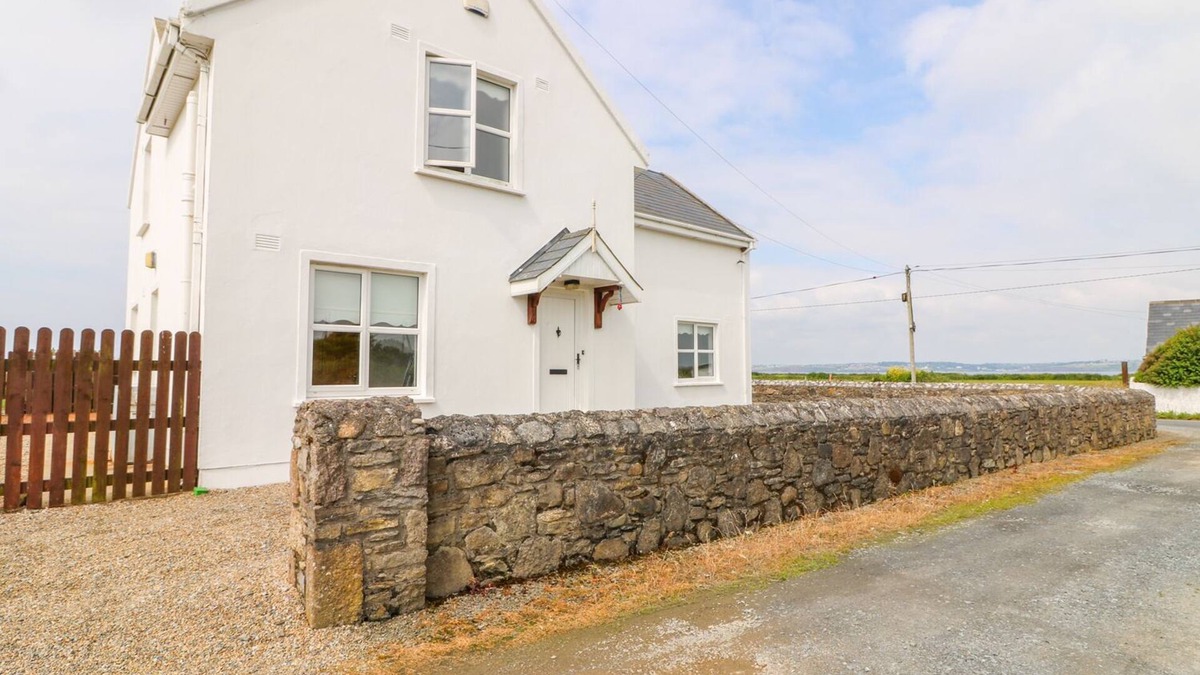 Hook Head House | DOORNOGUE, family friendly in Fethard-On-Sea, County Wexford