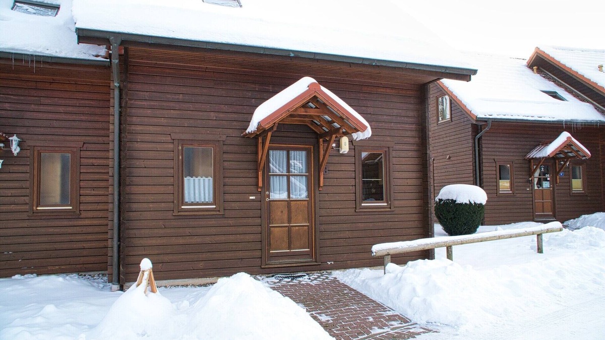 Rotacker House | Doppelhaushälfte in Hasselfelde