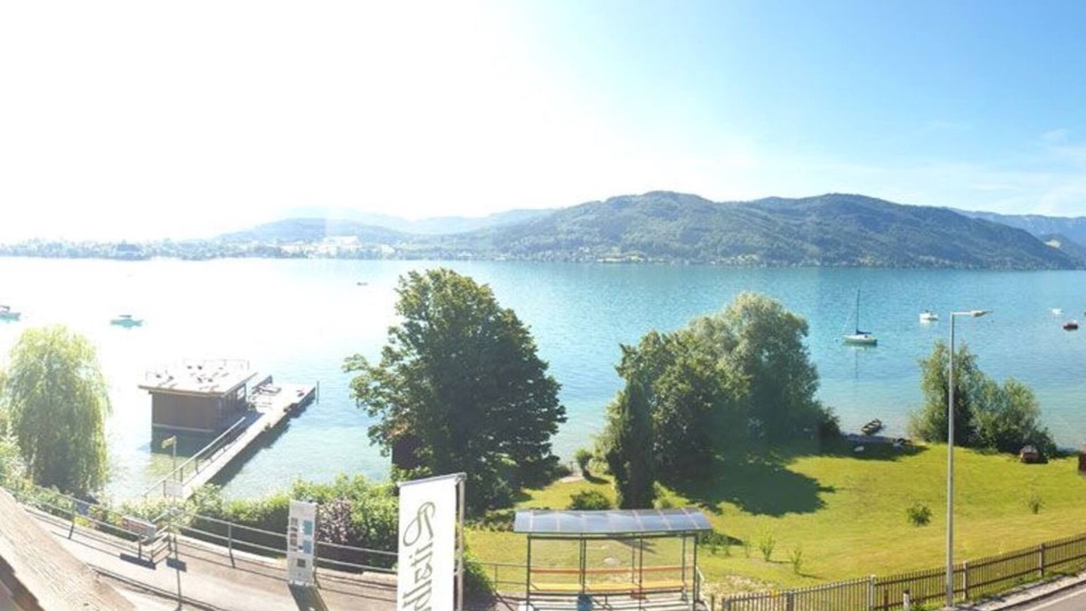Seewalchen am Attersee House | Doppelzimmer mit Seeblick und Balkon - Hotel Litzlberger Keller