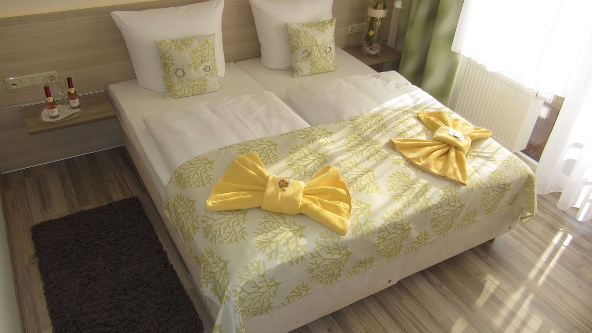 Cottbus House | Doppelzimmer 3 - Hotel Willmersdorfer Hof S