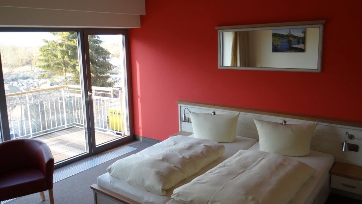 Liepen House | Doppelzimmer Deluxe mit Balkon - Hotel & Restaurant Am Peenetal