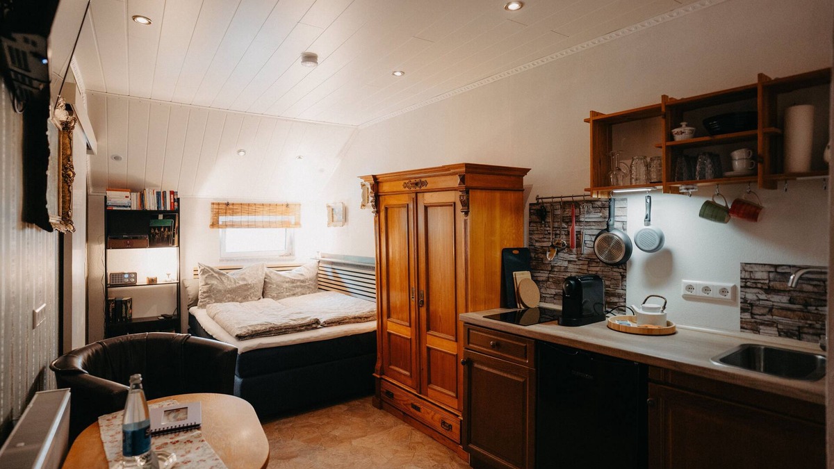 Edenkoben Apartment | Doppelzimmer für 2 Gäste mit 18m² in Edenkoben