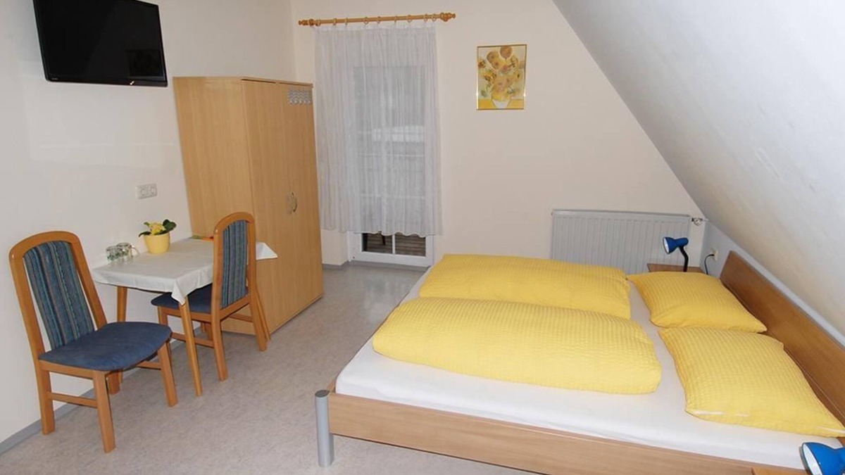 Loipersdorf bei Fuerstenfeld Apartment | Doppelzimmer - Gästehaus Karin