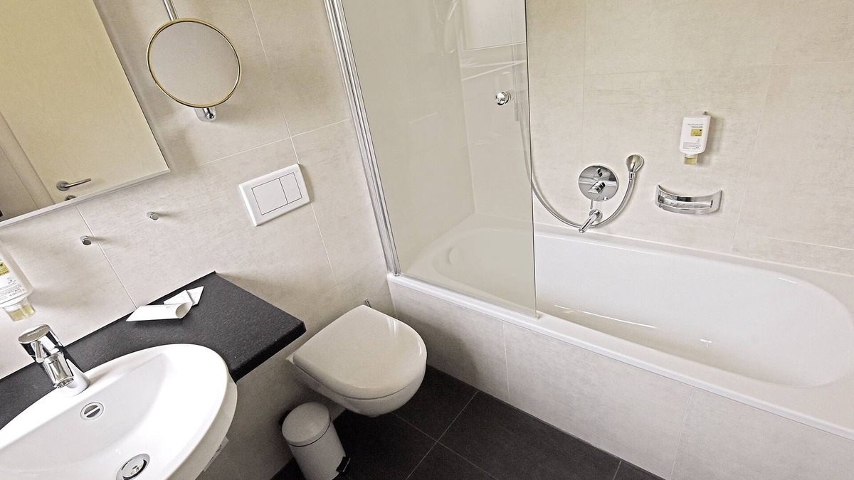 Tuebingen Apartment | Doppelzimmer mit Bad und WC