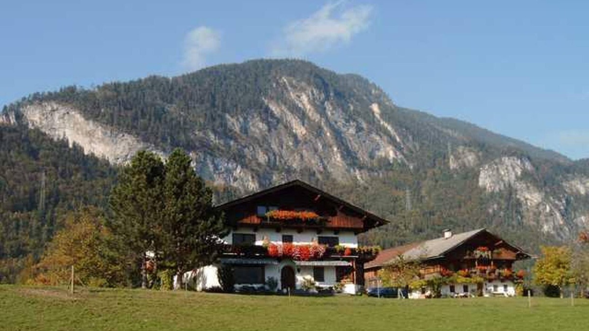 Kramsach Cottage | Doppelzimmer mit Balkon - Pension Christoph