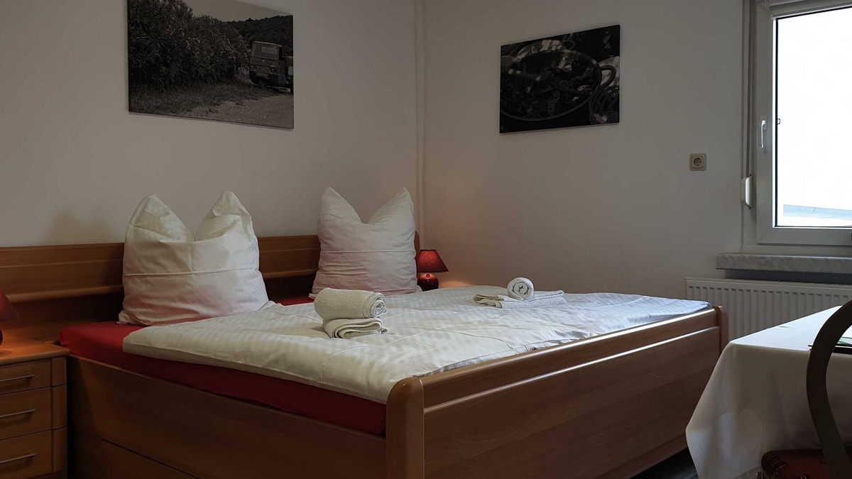 Großraschen Cottage | Doppelzimmer - Pension Pizzeria Verona