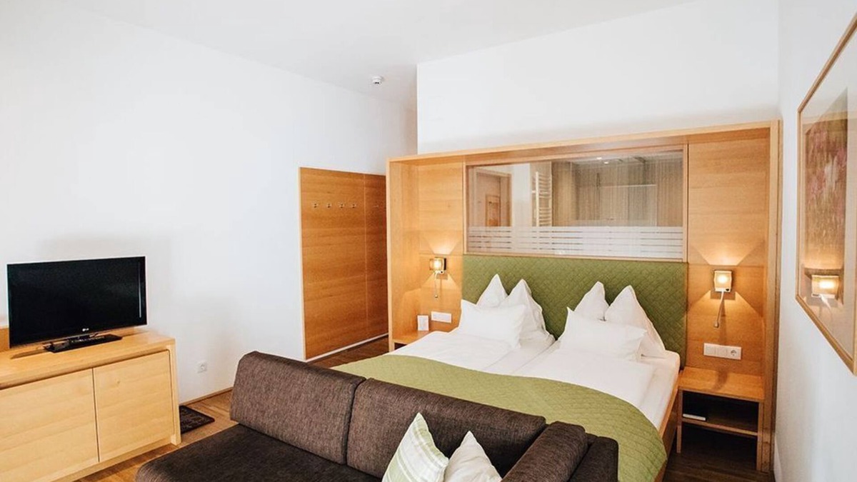 Bodensdorf Apartment | Doppelzimmer Seeseite de Luxe - Hotel Seerose