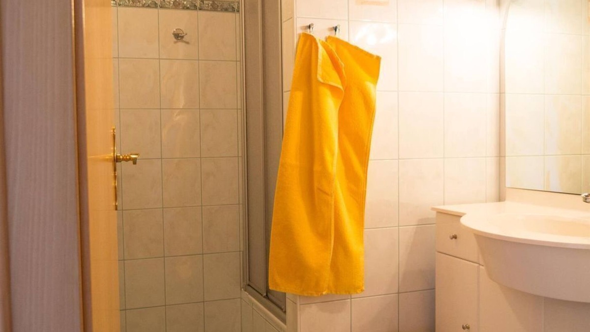 Karchau House | Doppelzimmer, Toilette und Dusche Getrennt - Alpengasthof Moser