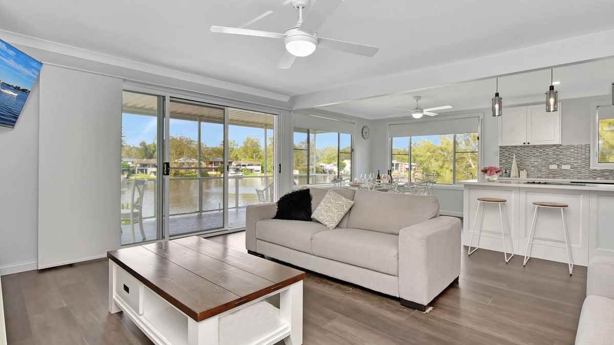 Dora Creek House | Dora Creek Stunning Modern Waterfront with Jetty Azure Reflections A Lakeside Retreat