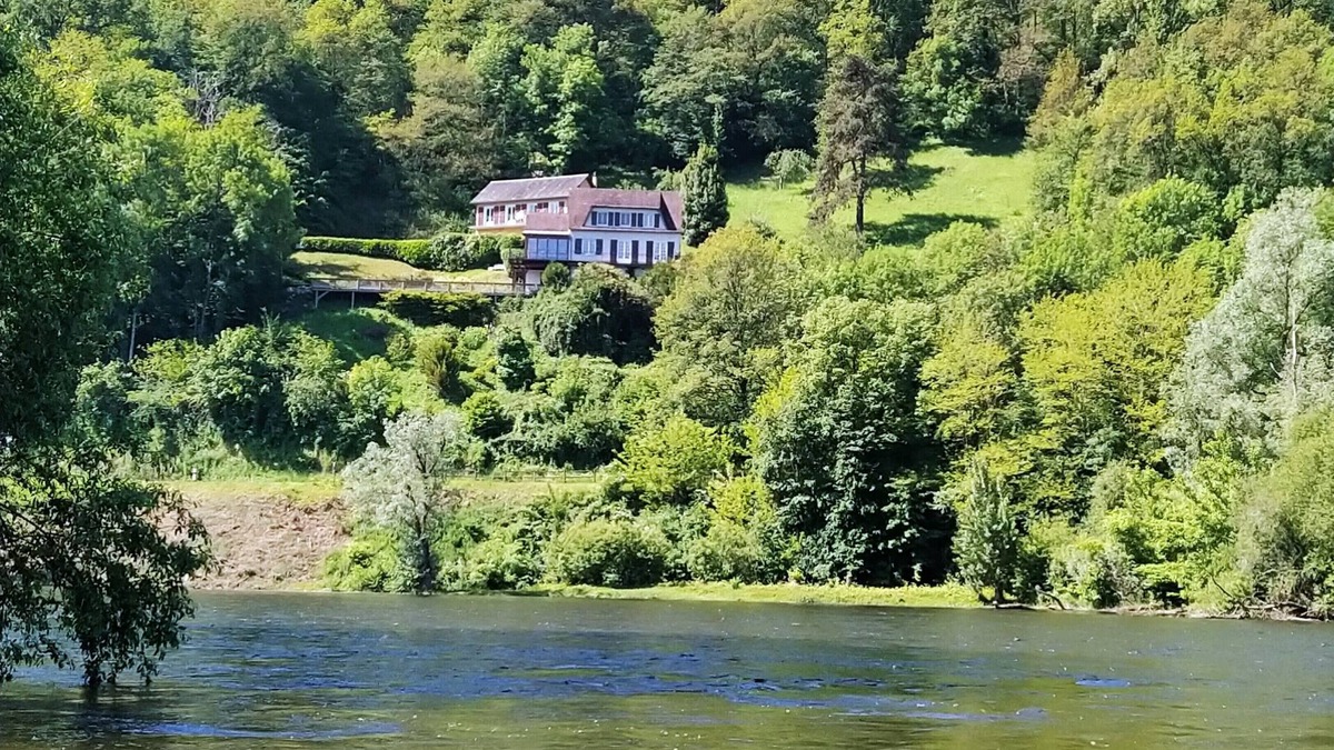 Beaulieu-sur-Dordogne Apartment | Dordogne Panorama “Magnifique”, Heated Pool.