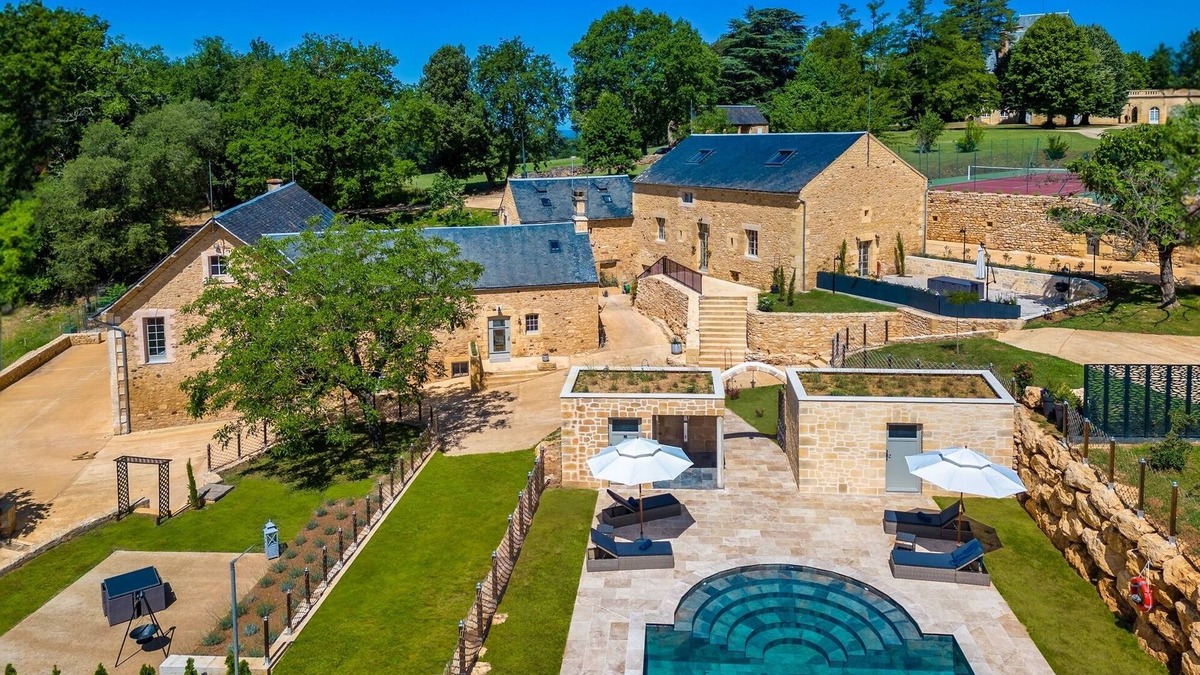 Domme House | Dordogne, Luxury Cottage, Domme and Sarlat, Hamlet Château Giverzac, With Airco