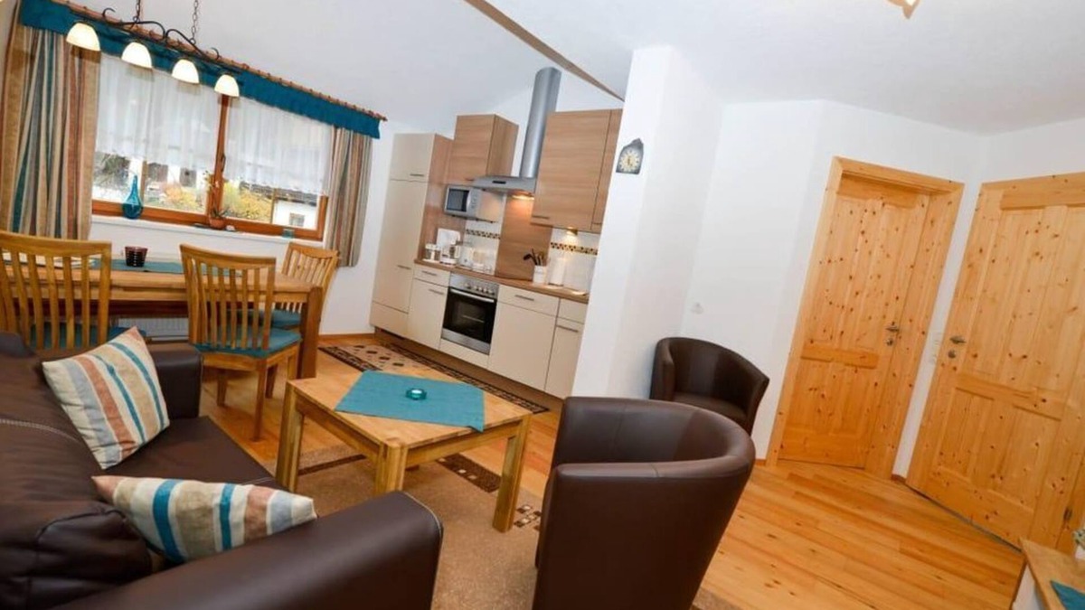 Zedlitzdorf Other | Dorfblick - Bauernhof "unterkrug"