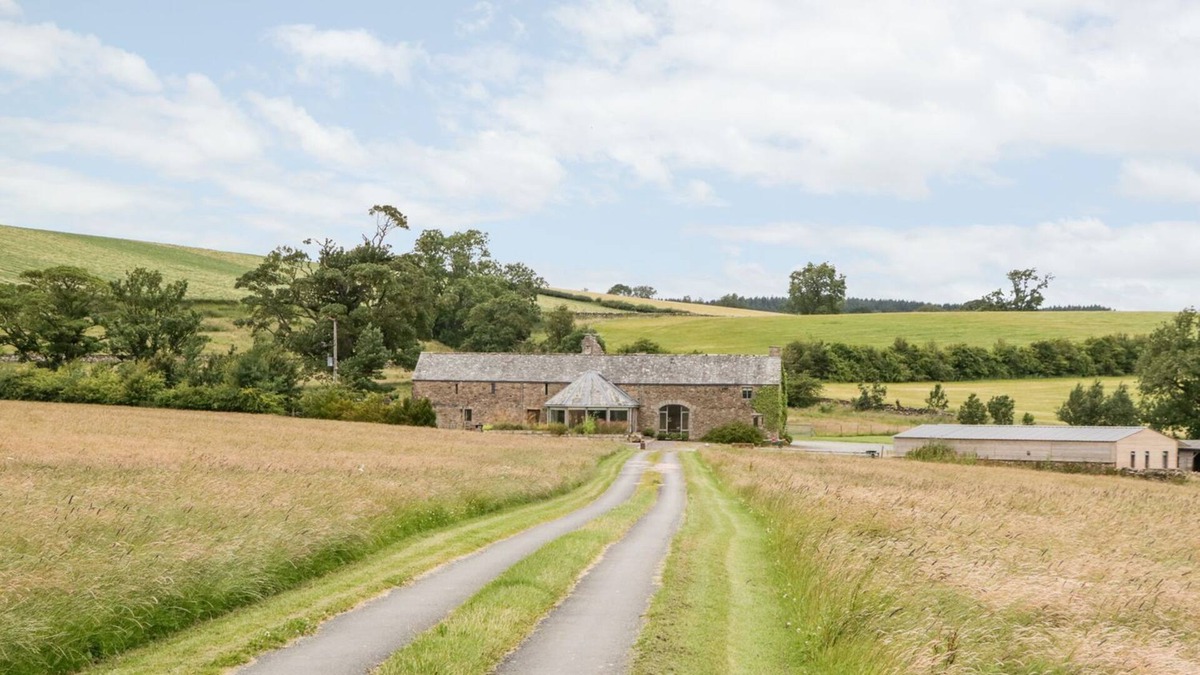Bretherdale Apartment | DOROTHY BARN, family friendly, with open fire in Crosby Ravensworth