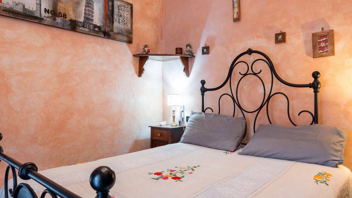 Tavernelle Apartment | Double bedrooms 'Beb 1416' with Shared Terrace, Shared Garden and Wi-Fi