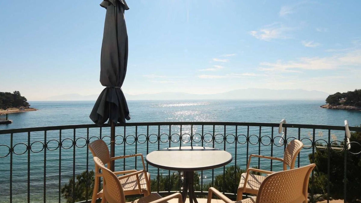 Drvenik Apartment | Double Comfortable Studio Sea View Apartment 35