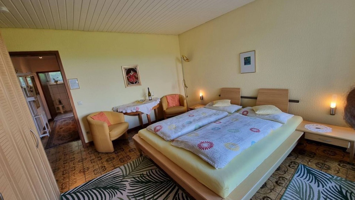 Klingenmuenster Bed & Breakfast | Double room with shower/WC - Pension Henriette