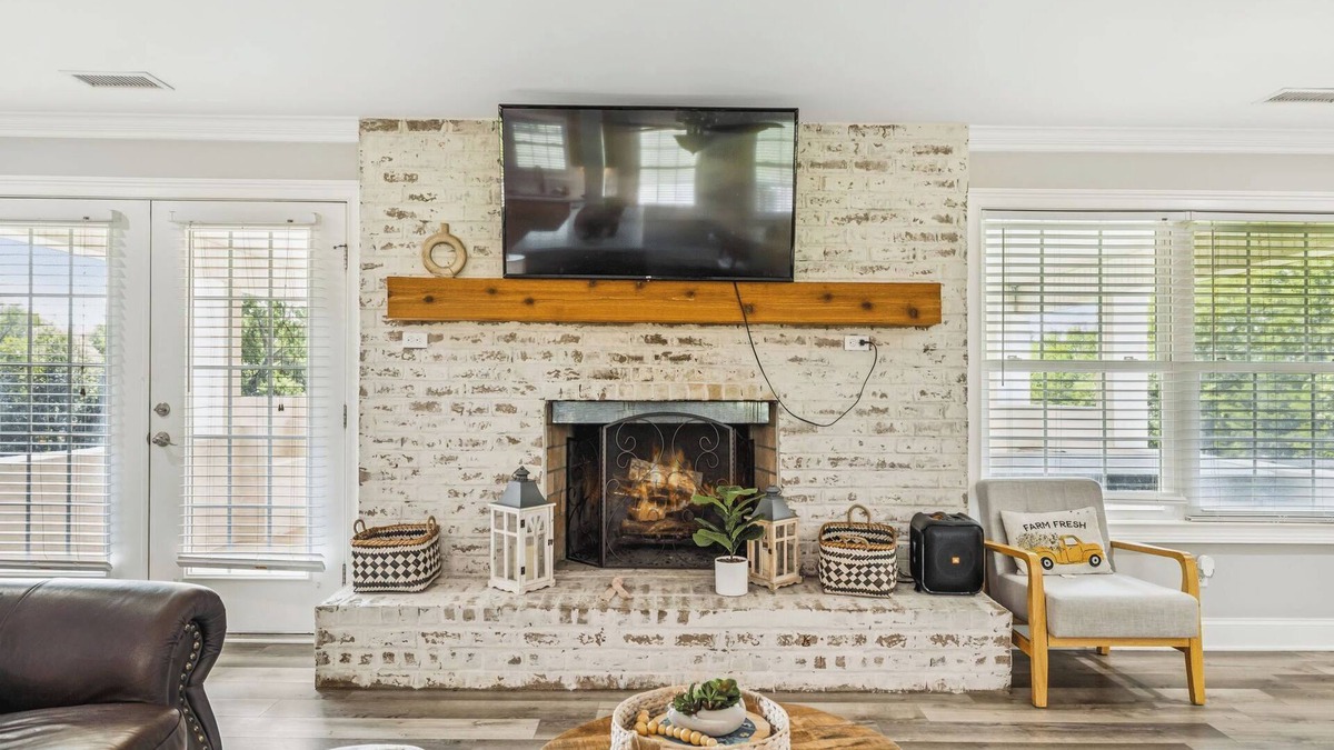 Rutherford County House | Double Diamond Rentals - Amazing Getaway W/Land