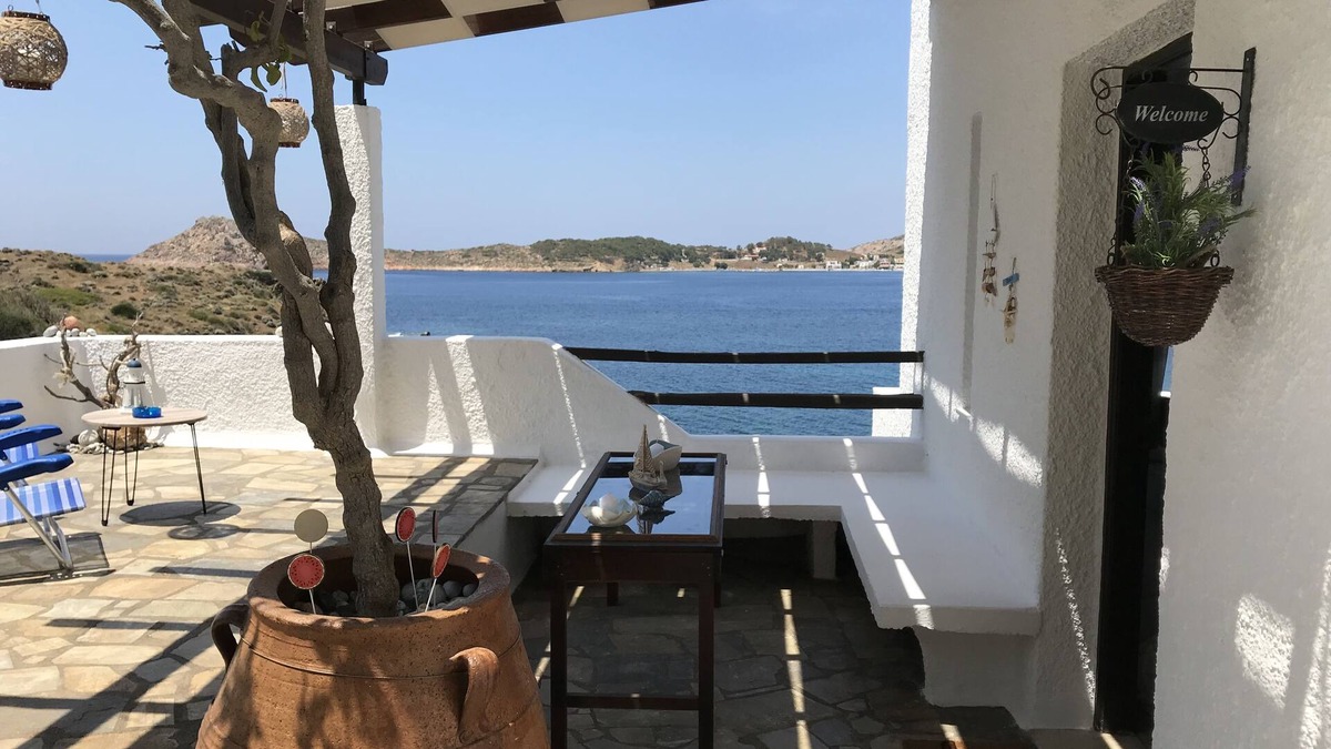 Mirties House | Double Heart Villa Athina