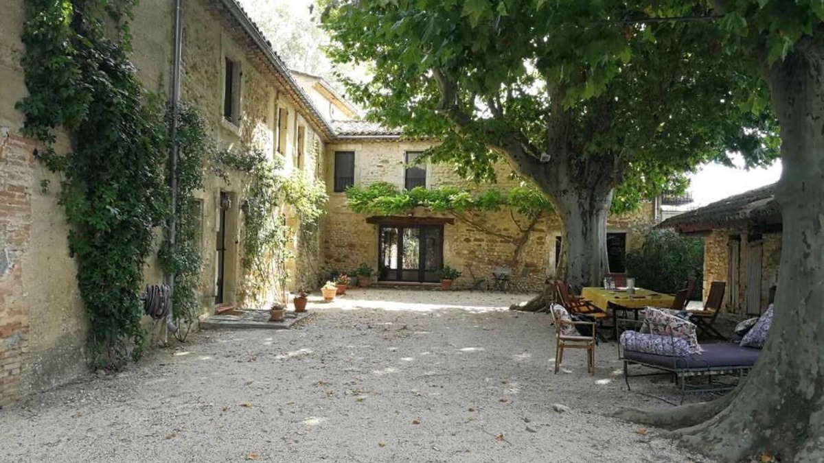 Tulette House | Double Maison Familiale en Drôme Provençale au Milieu des Vignes