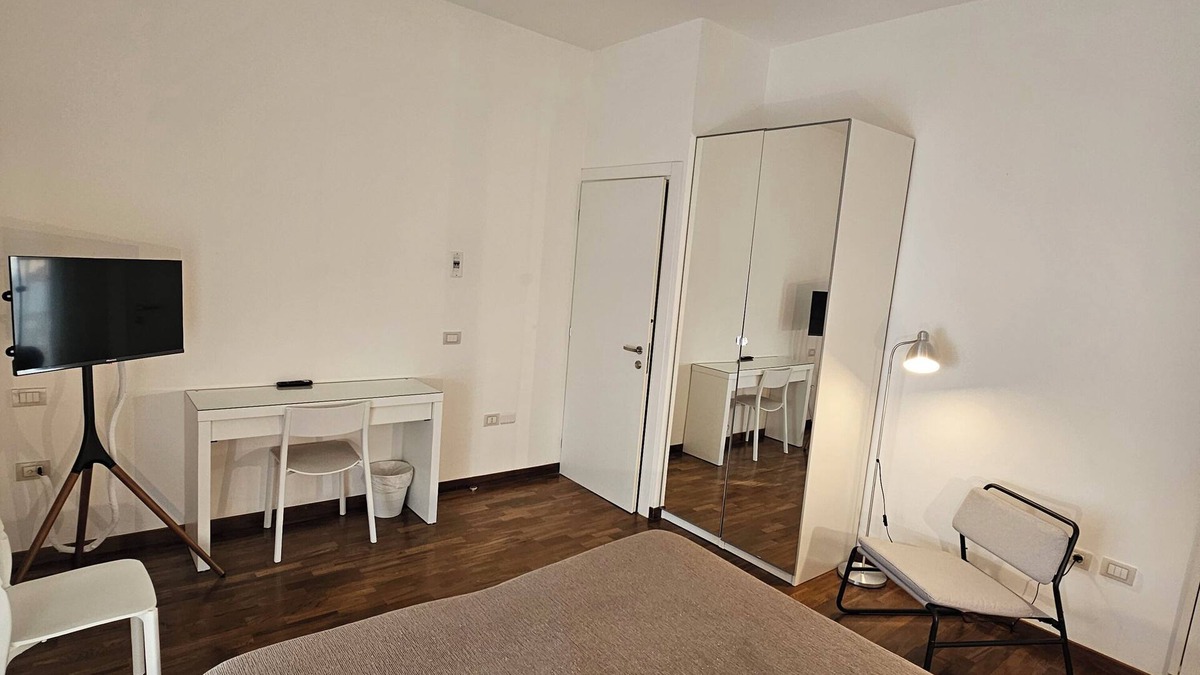 Potenza House | Double or Twin - Private Outdoor Bathroom and Private Parking in Loco