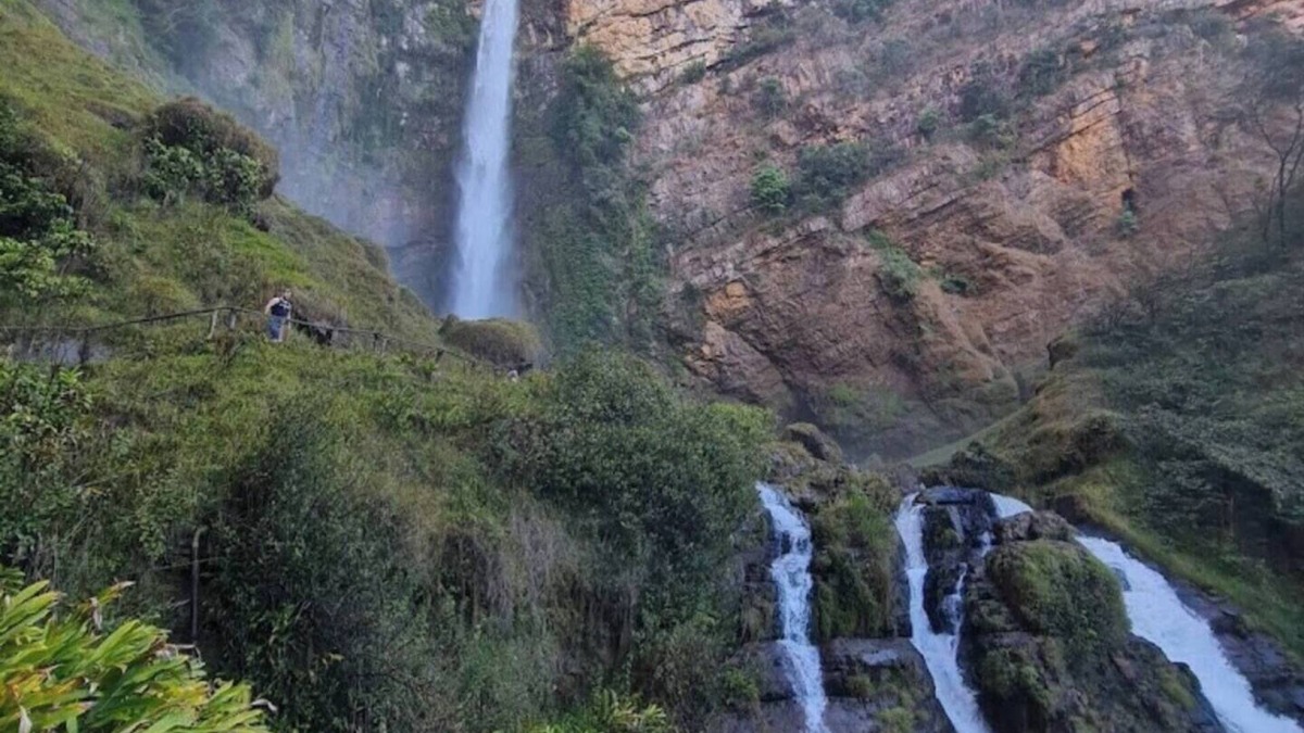 Formosa Apartment | Double Room - Queen's Hotel