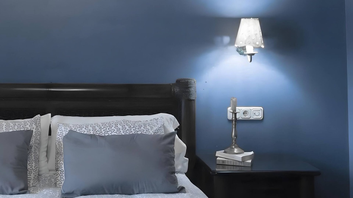 Deba Apartment | 'Double Room 2' with Mountain Views, Private Garden and Wi-Fi