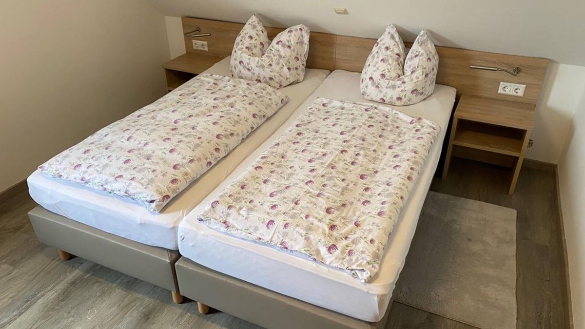 Herold House | Double room classic 4 (2nd floor) - Gasthof Dörsbachhöhe