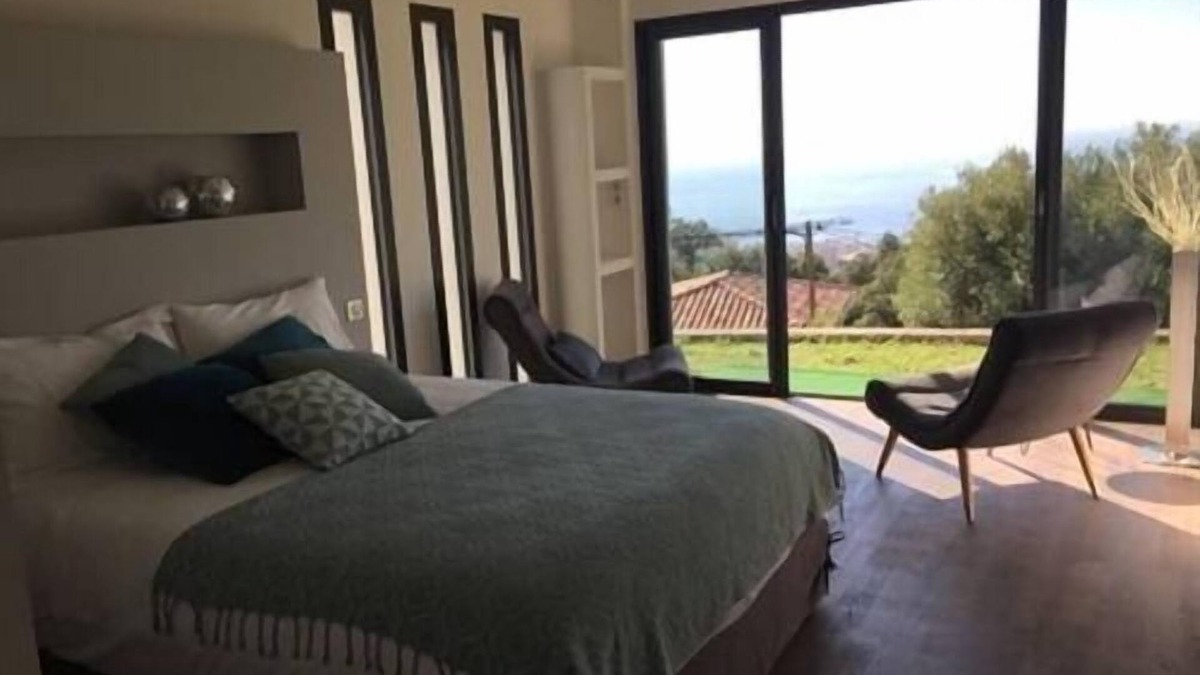 Ville-di-Pietrabugno House | Double room-Deluxe-Wet room-Sea view