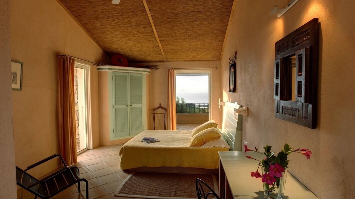 Porto-Vecchio House | Double room-Ensuite with Shower-Sea view