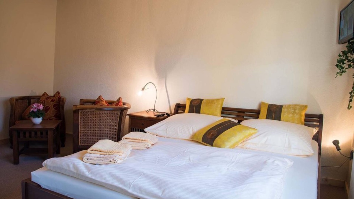 Bahretal Bed & Breakfast | Double room GAMRIG - WITH breakfast - - Pension Am historischen Kalkwerk