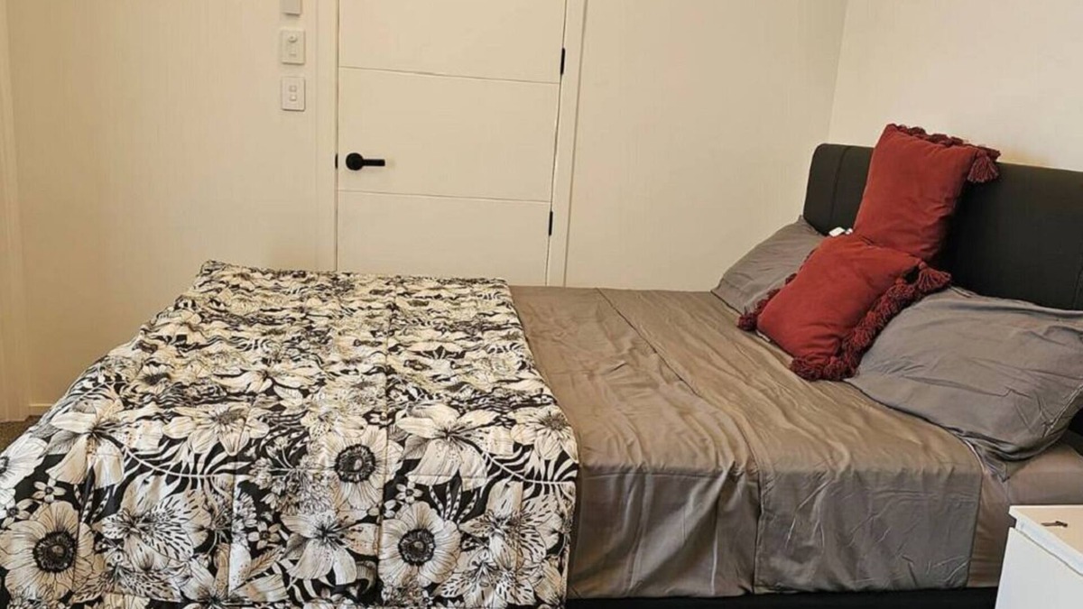 Blenheim Apartment | Double room in a New house Private shower &Toilet (Room1)