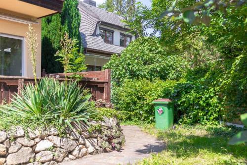 Grinzing House | Double Room in an elegant House GD