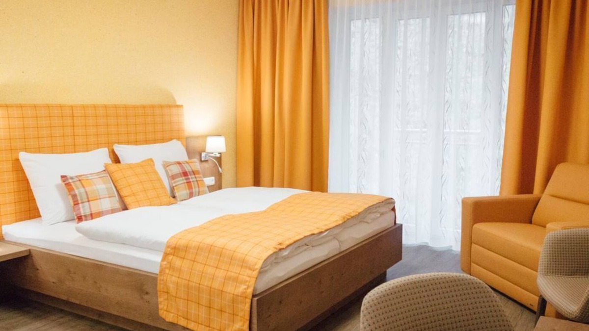 Neustift im Muehlkreis Bed & Breakfast | Double room mountain, shower/WC - Gasthof-Pension Luger - on the Danube cycle path, Donausteig