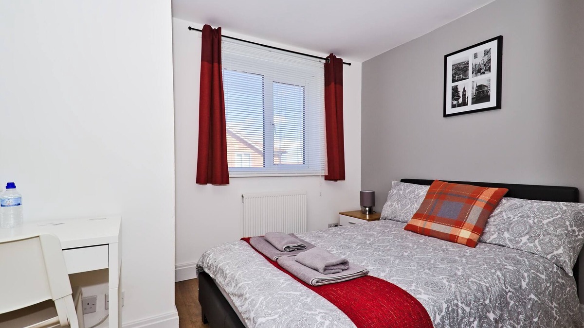 Woolwich Riverside House | Double Room Private Bathroom @ Harlinger Lodge