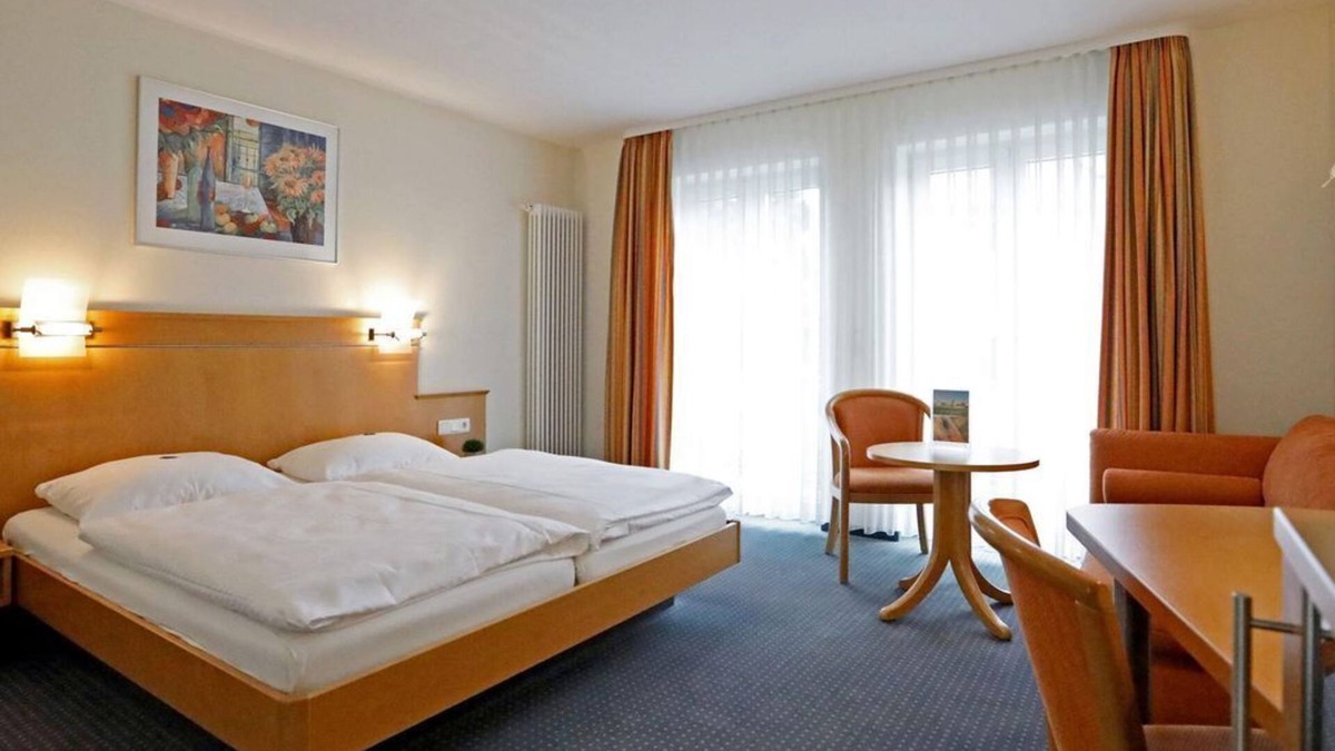 Freinsheim House | Double room shower/WC - Landhotel Altes Wasserwerk GbR
