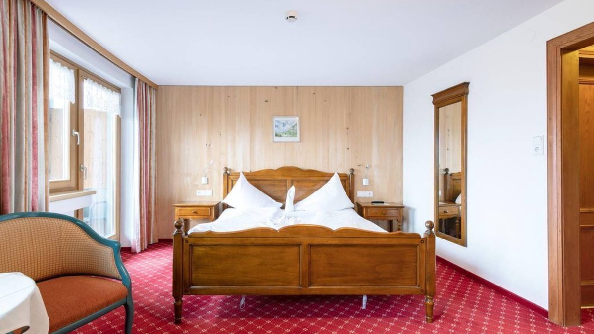 Schnepfau House | Double room, shower, WC, 1 bedroom - Berghaus Kanisfluh