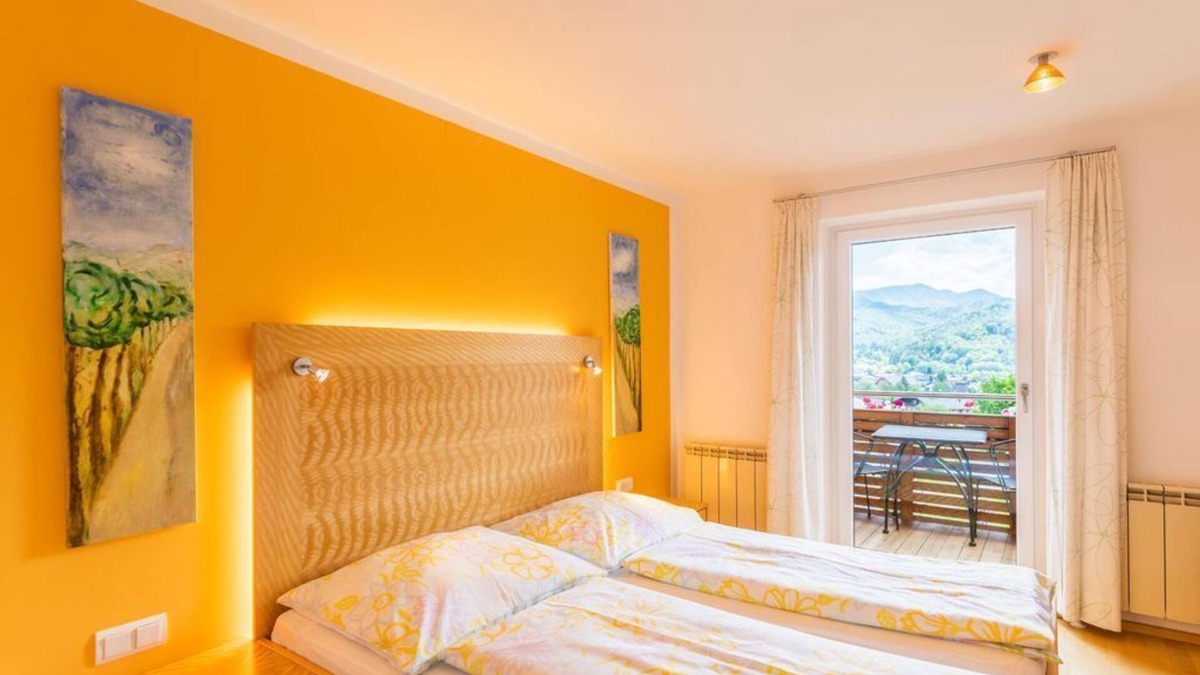 Fuschl am See Bed & Breakfast | Double room "Waldbuche" with balcony - Haus Bergblick