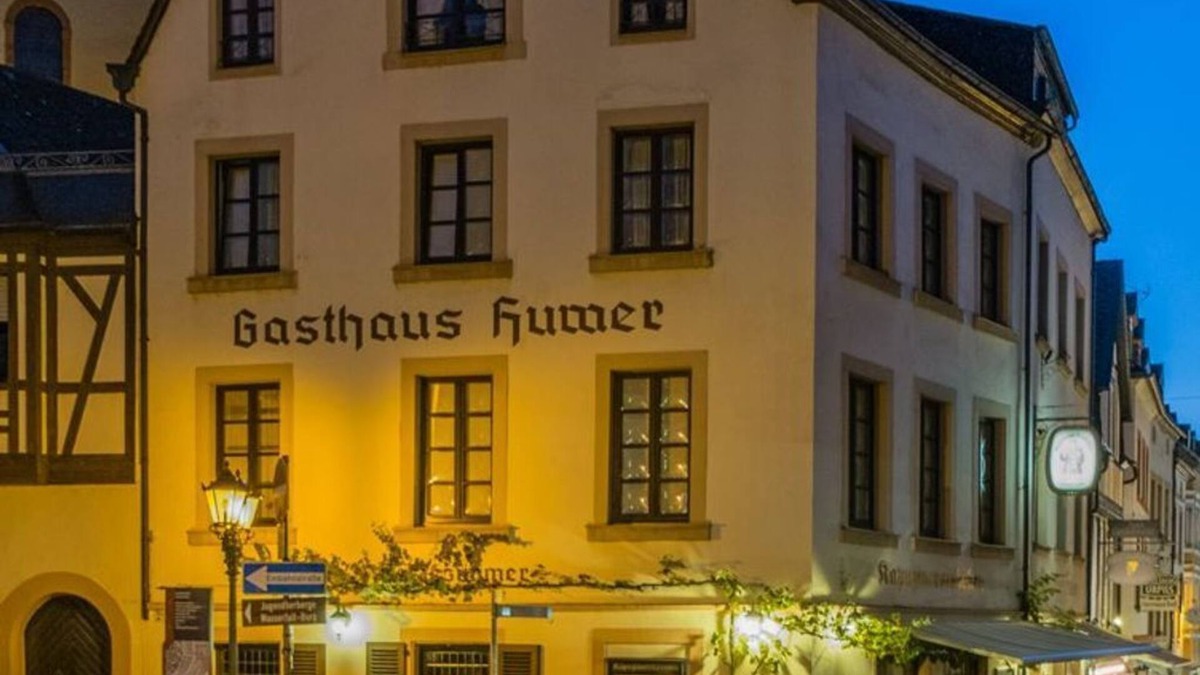 Bernkastel House | Double room with French bed - Gasthaus Huwer