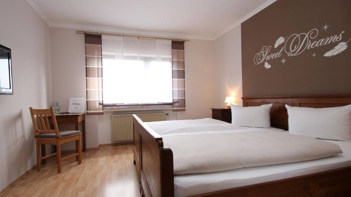 Plutscheid Bed & Breakfast | Double room with shower/WC - Gasthaus-Pension-Rest. Bucket