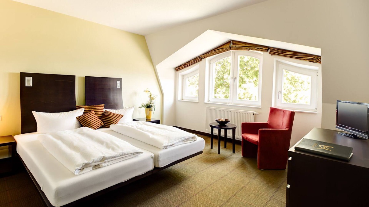 Meyenburg Apartment | Double room with shower and WC